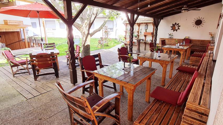 Ferienwohnung für 4 Personen, mit Terrasse und Garten am Neusiedler See