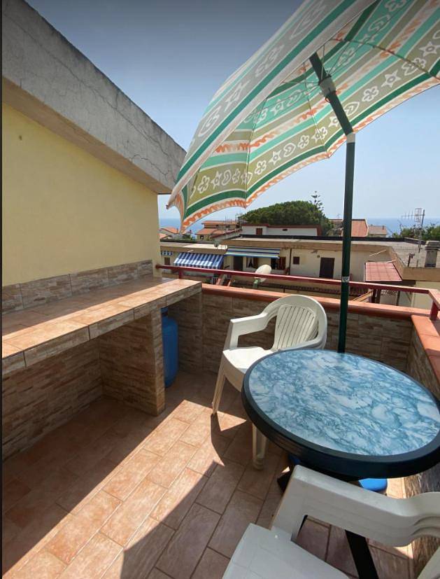 Gîte pour 8 personnes, avec vue et terrasse, animaux acceptés à Scalea - 2