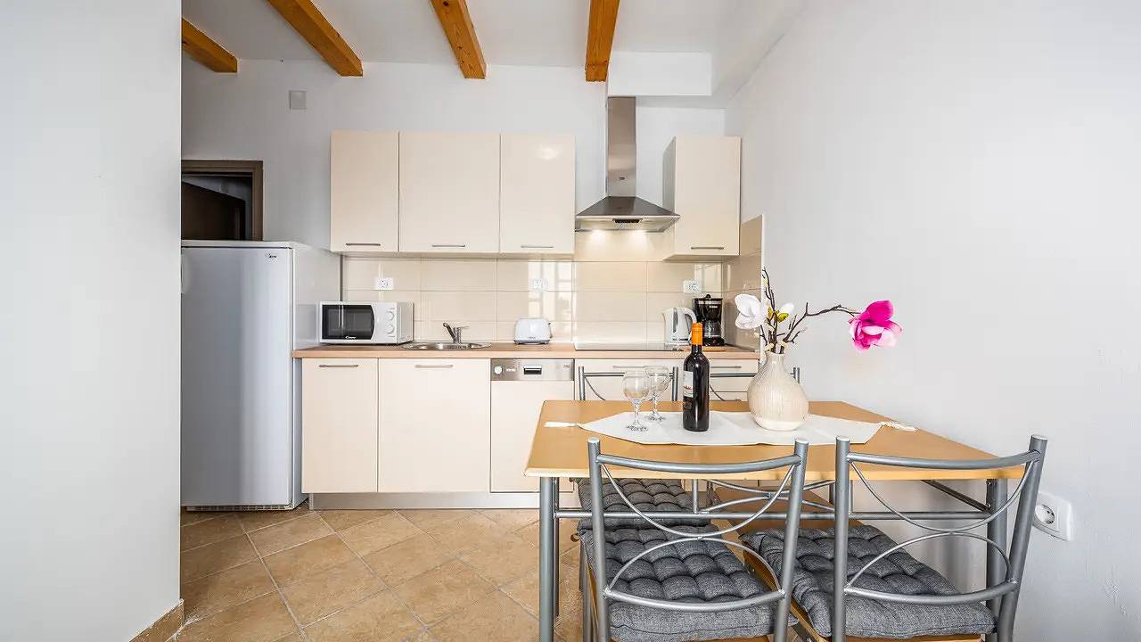 Ganze Ferienwohnung, Ferienwohnung für 3 Personen (30 m²) in Drenje in Raša, Ostküste Istrien