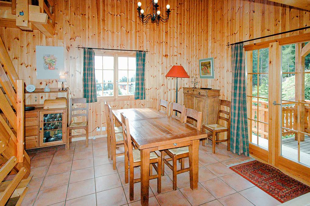 Holiday home for 8 people with balcony in Les Masses, Vex