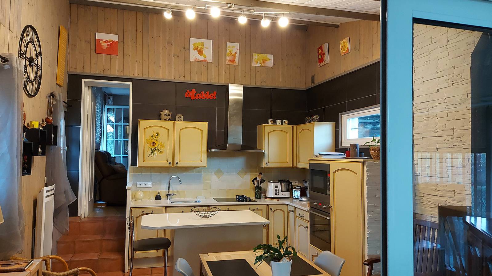 Cottage for 4 people with yard in Saint-Ambroix, Cévennes