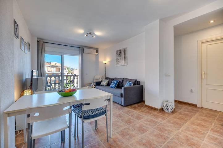 Ganze Wohnung, Ferienwohnung "Sauce Sol Fuengirola" mit Meerblick, Gemeinschaftspool und privater Terrasse in Torreblanca (Fuengirola), Fuengirola