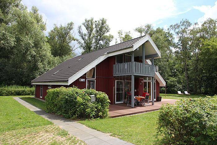 Waldkauz 64 - Großes freistehendes Ferienhaus für 9 Personen mit großem Garten in Rechlin, Müritz
