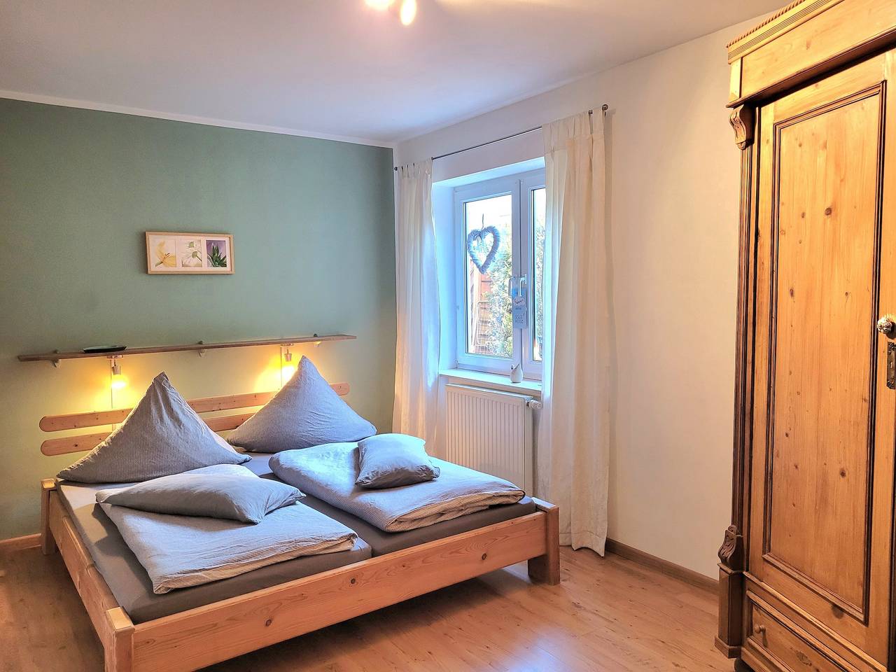 Appartement entier, Appartement « Harmonie » avec vue sur la montagne et grande terrasse couverte avec jardin en pente in Bad Neuenahr-Ahrweiler, Vallée de l'Ahr