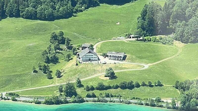 Gästehaus für 2 Personen, mit Balkon und Terrasse sowie Garten und Seeblick am Attersee