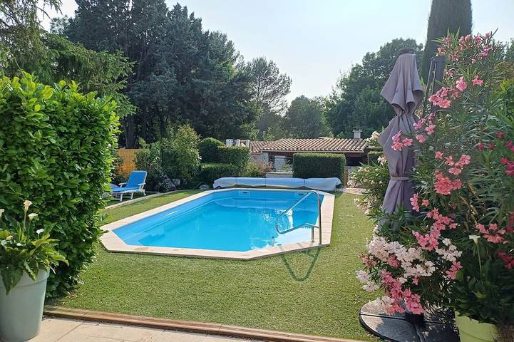 Location de vacances pour 10 personnes, avec jardin et jacuzzi à Trets - 2