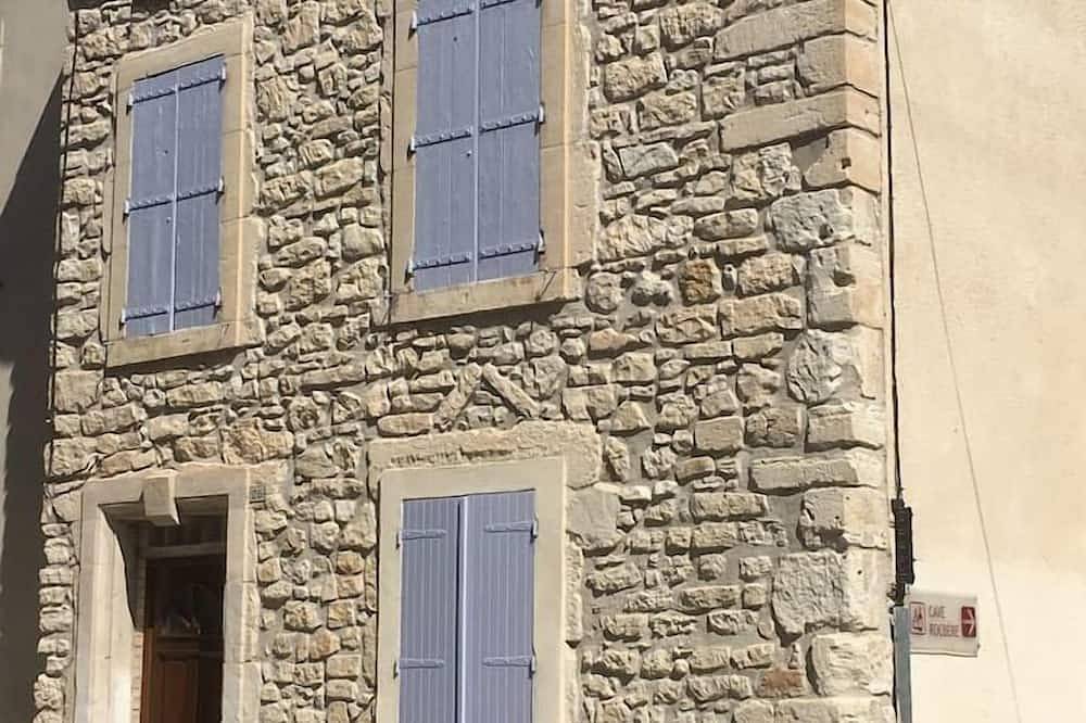 Stunning House in sunny Peyriac-de-Mer. Sleeps 8 in Peyriac-de-Mer, Côte d'Améthyste