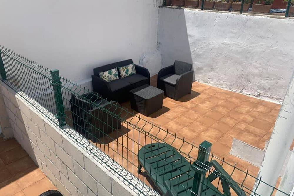 Entire apartment, Apto con 2 dormitorios en Ajo - El Faro 12008 in Bareyo, Cantabrian Coast