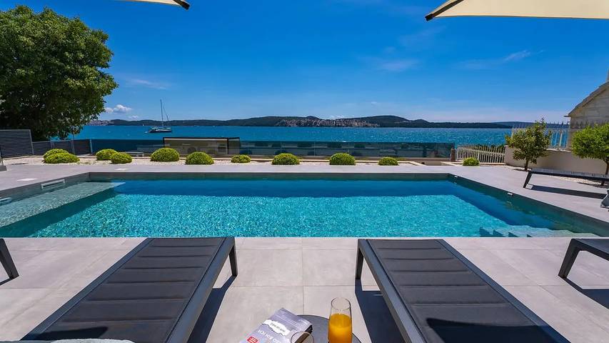 Villa für 8 Personen, mit Balkon und Sauna sowie Pool in Trogir