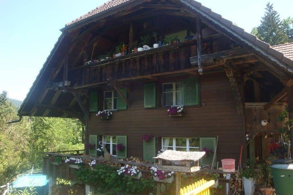 Bright, sunny vacation apartment on the farm in Oberdiessbach, Oberland bernois
