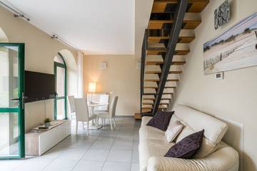 Gîte pour 4 personnes, avec piscine dans Nesso