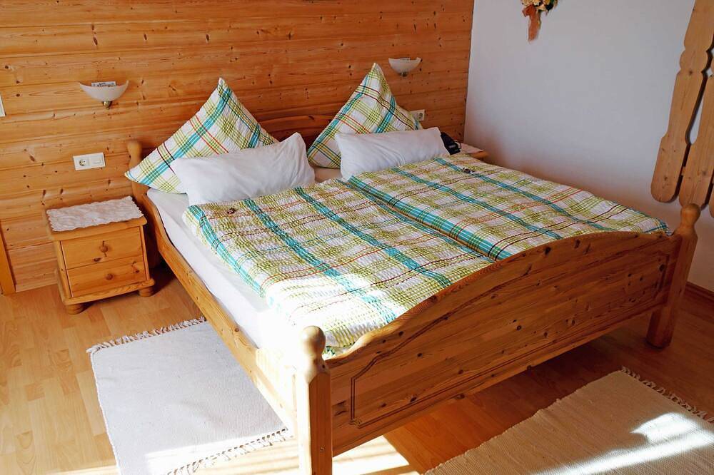 Ganze Wohnung, Ferienwohnung Gamsgnogel mit Bergblick und Balkon - Deb 031 Ferienwohnungen mit in Inzell, Bayerische Alpen