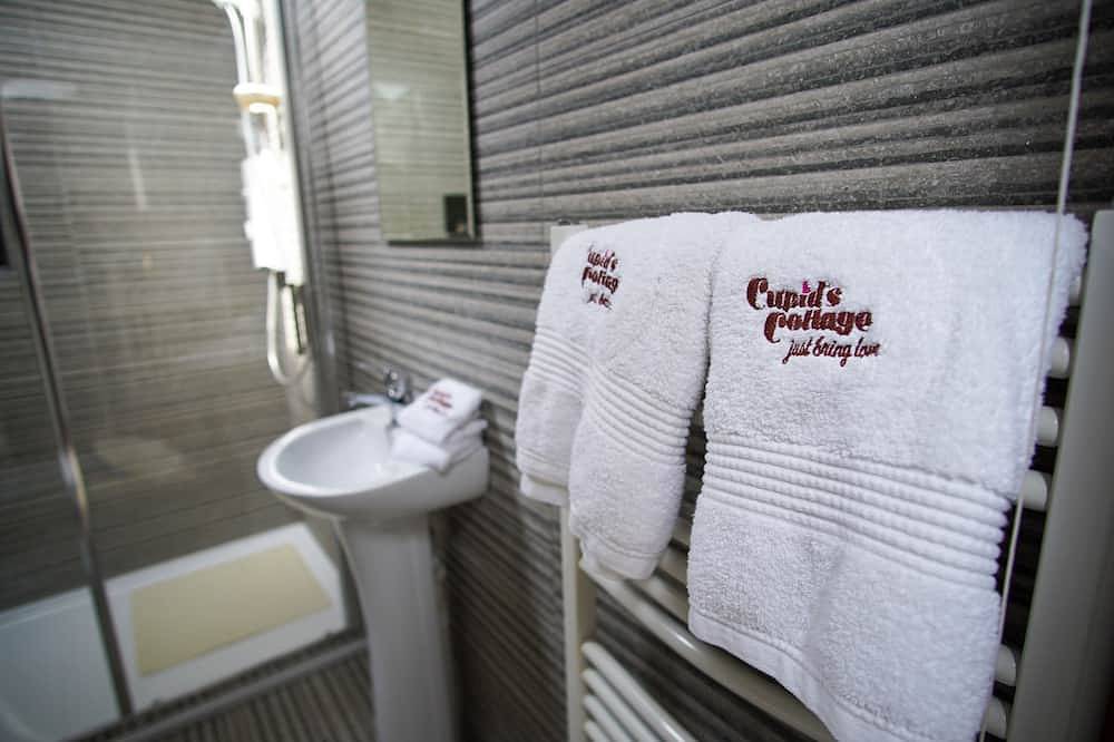 Charming 2-Bed House in West Cork Cupid's Cottage in County Cork