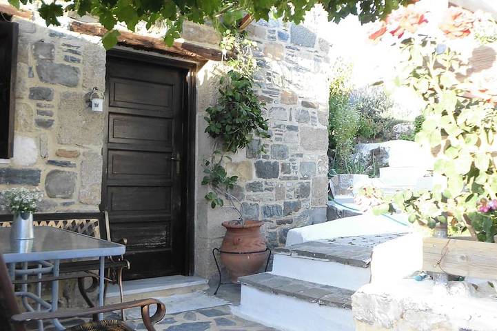 Ferienhaus für 3 Personen, mit Garten und Terrasse in Archangelos