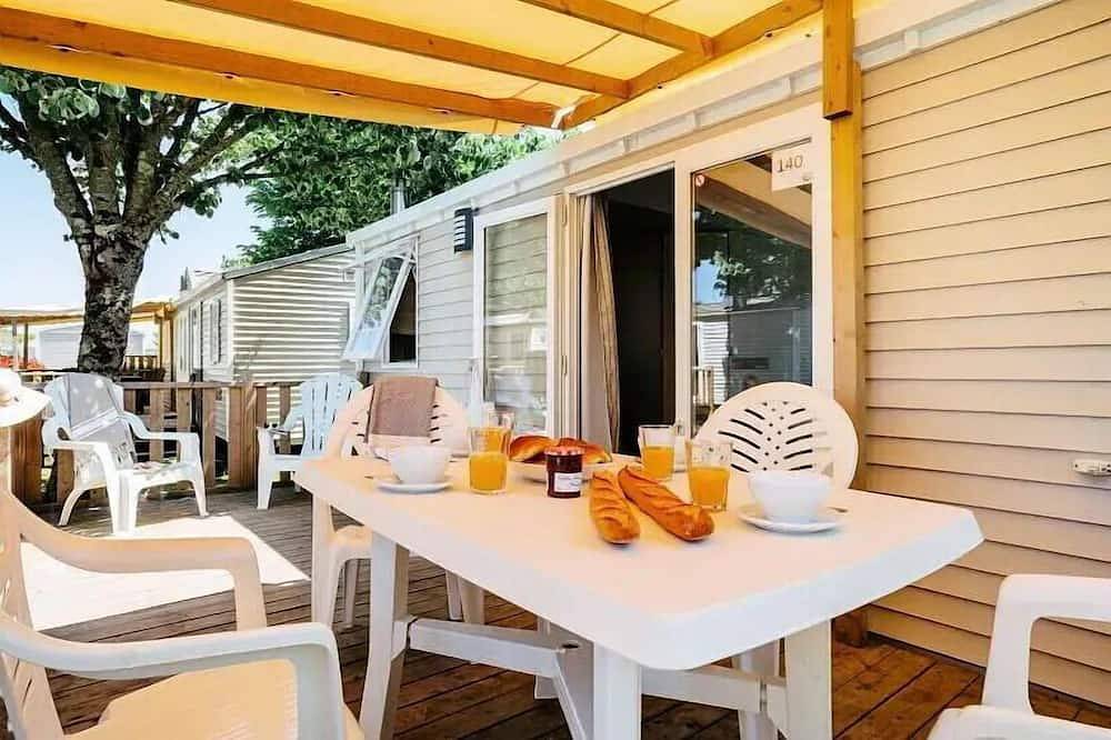 Mobil-home | Comfort | 2 Ch. | 4/6 pers. | Terrasse surélevée | A/C in Millau, Parc naturel régional des Grands Causses