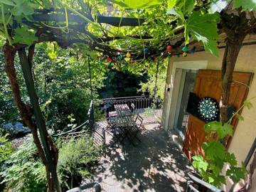 Gîte pour 12 personnes, avec vue et terrasse à Villefort