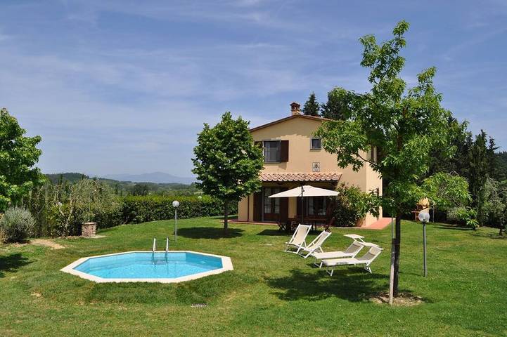 Ferienhaus für 4 Personen, mit Terrasse und Garten in Terricciola