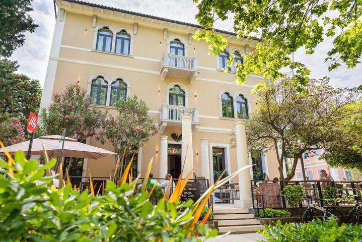 Hôtel pour 3 personnes, avec terrasse et vue