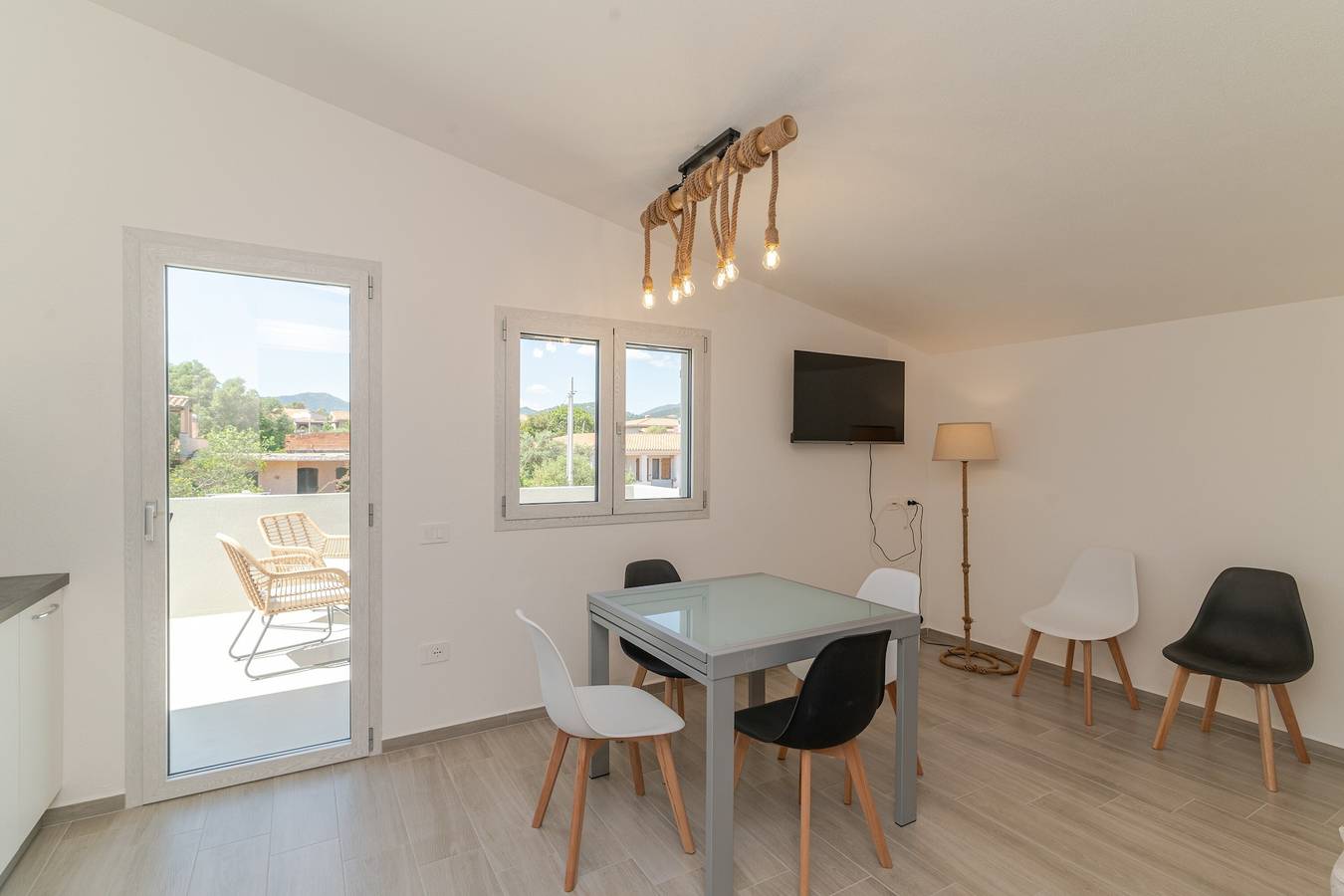 Appartamento intero, Appartamento 'Duna con Terrazza' con Terrazza Privata a 3 minuti a piedi dalla spiaggia di budoni in Budoni, Olbia-Tempio