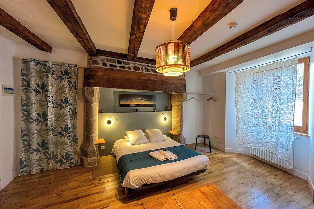 La Maison Hotel & Gîte in Laguiole, Parc naturel régional de l'Aubrac