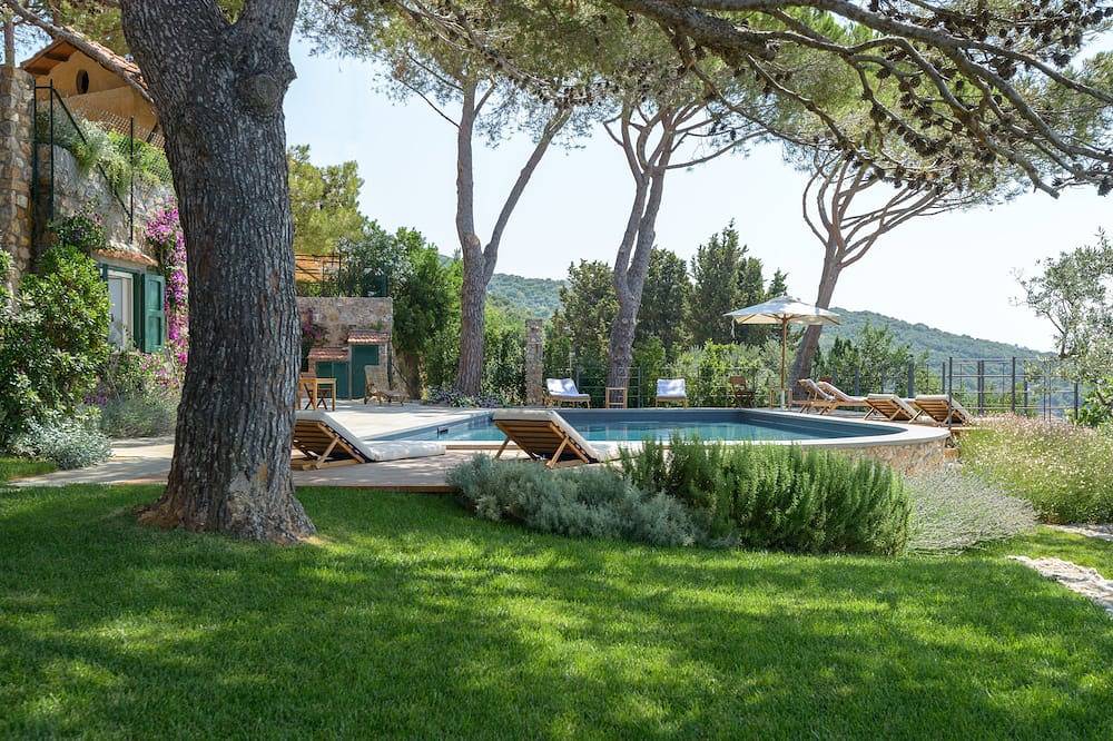 Luxuriöse Whit Pool Villa - Porto Santo Stefano in Porto Santo Stefano, Monte Argentario