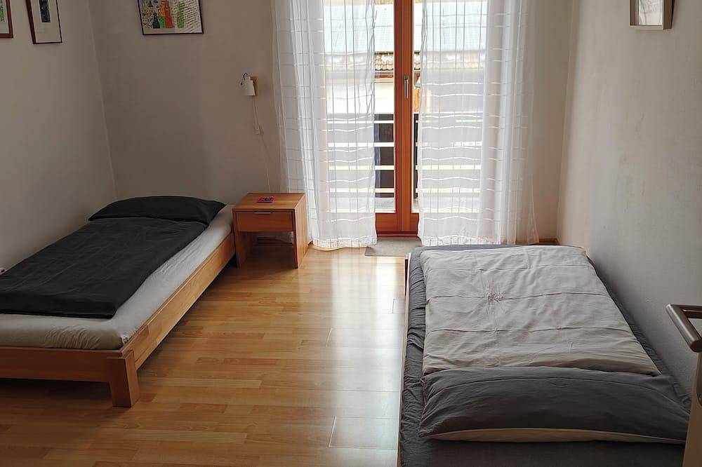Ganze Wohnung, Ferienwohnung 65 m²,1 Wohnschlafzimmer, 1 Kinderschlafzimmer, Küche, Balkon in Unterwössen, Bayerische Alpen