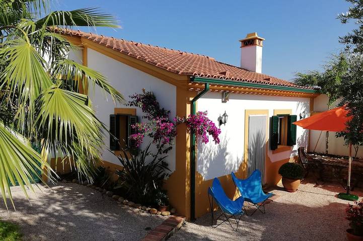 Bungalow für 4 Personen, mit Terrasse und Garten in Alentejo