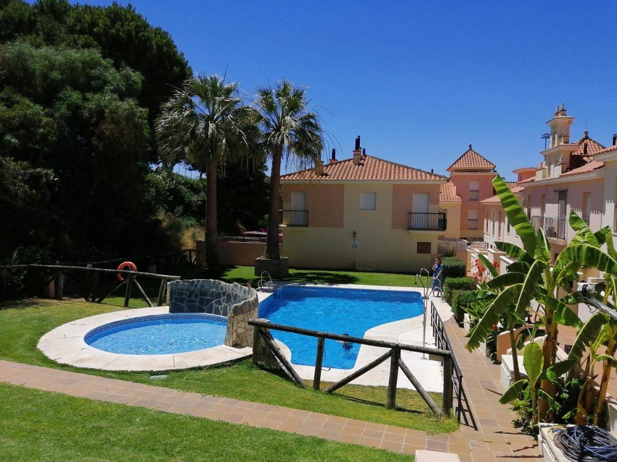 Apartamento entero, Apartment with Pool View in Urbasur, Isla Cristina