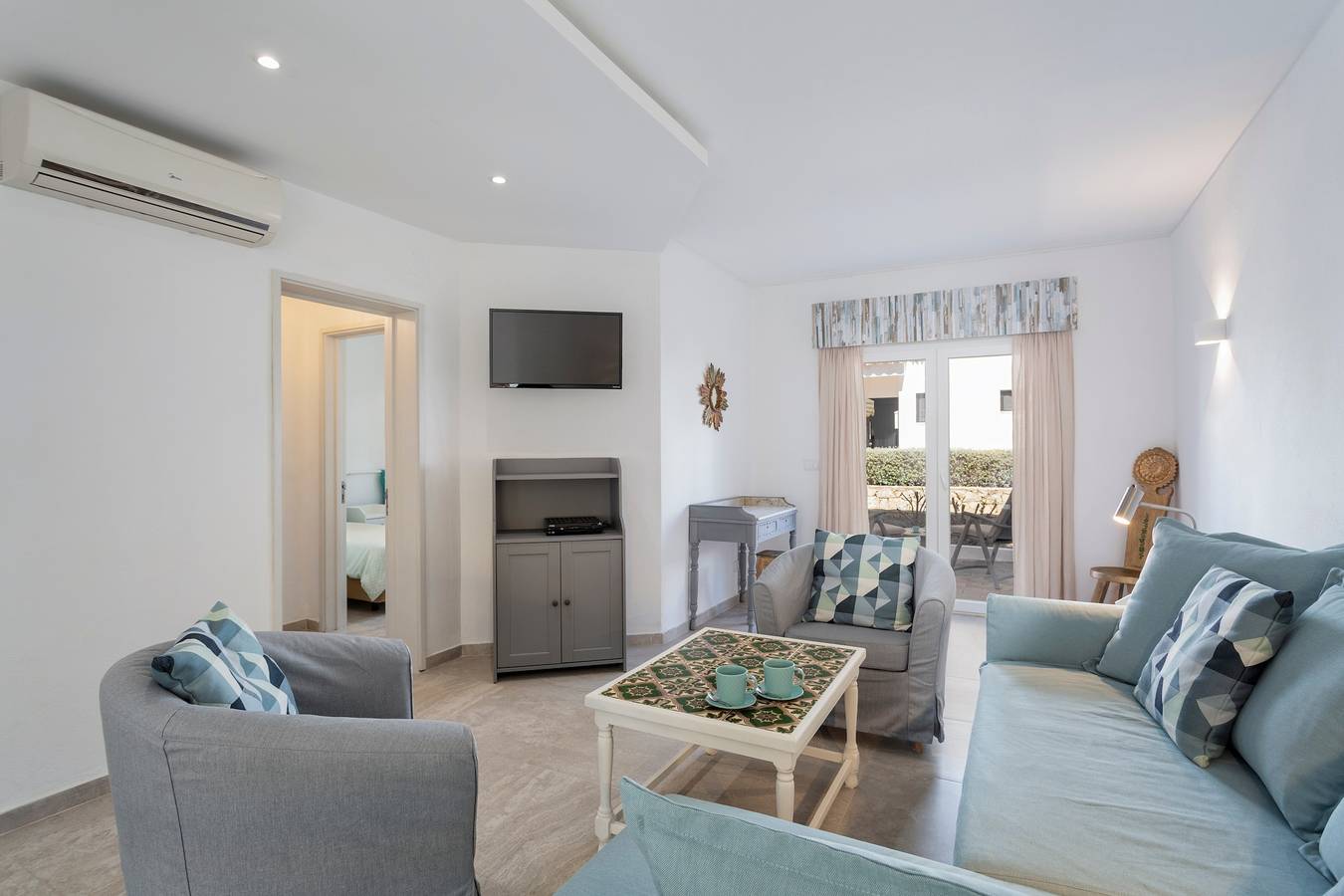 Villa 'Isabel' with Sea View, Wi-Fi and Air Conditioning in Vale do Lobo, Almancil