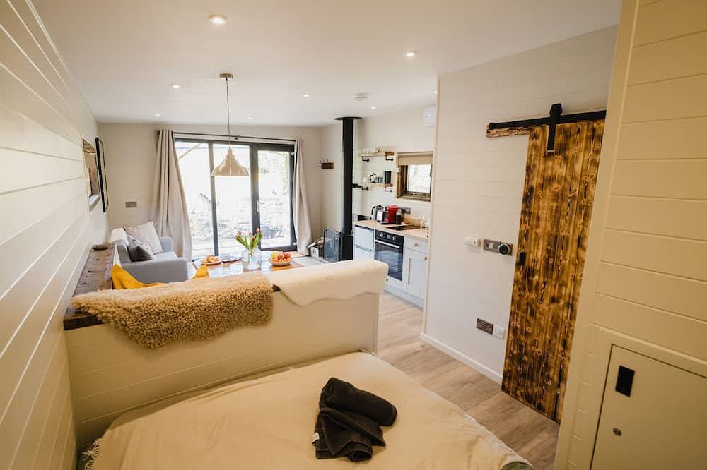 Kabine-Deluxe-Ensuite mit Dusche-Blick auf den Wald-Black Moss Cabin in Westliches Yorkshire