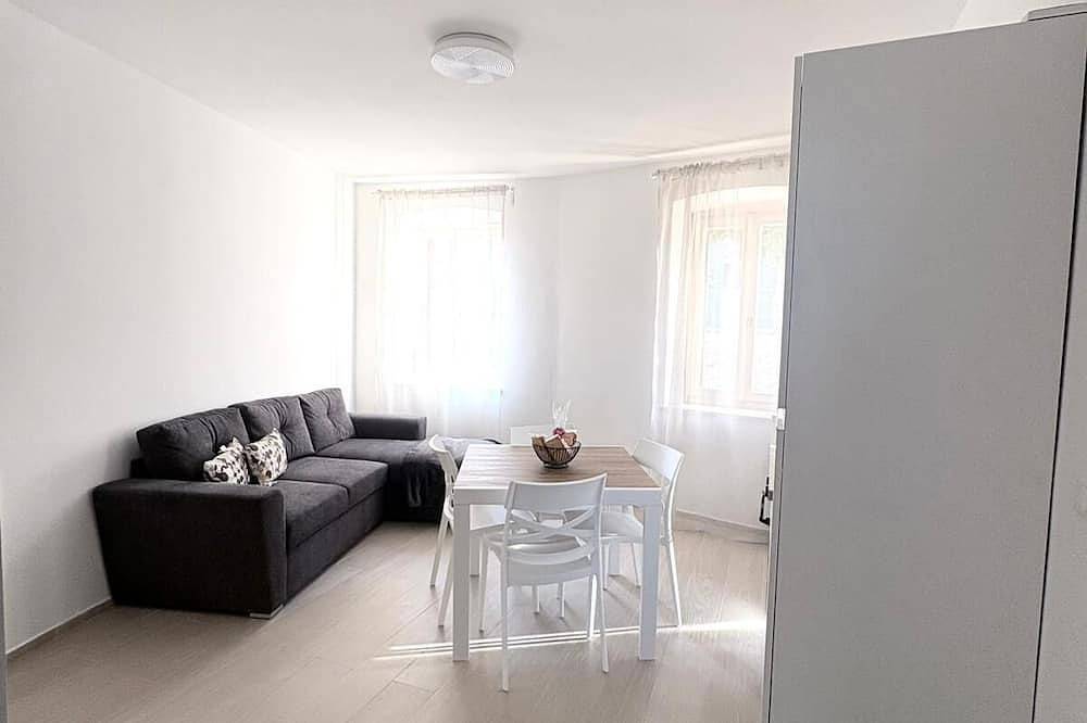 Entire apartment, Two-room apartment in the heart of Castelnuovo del Garda in Castelnuovo del Garda, Garda Mountains