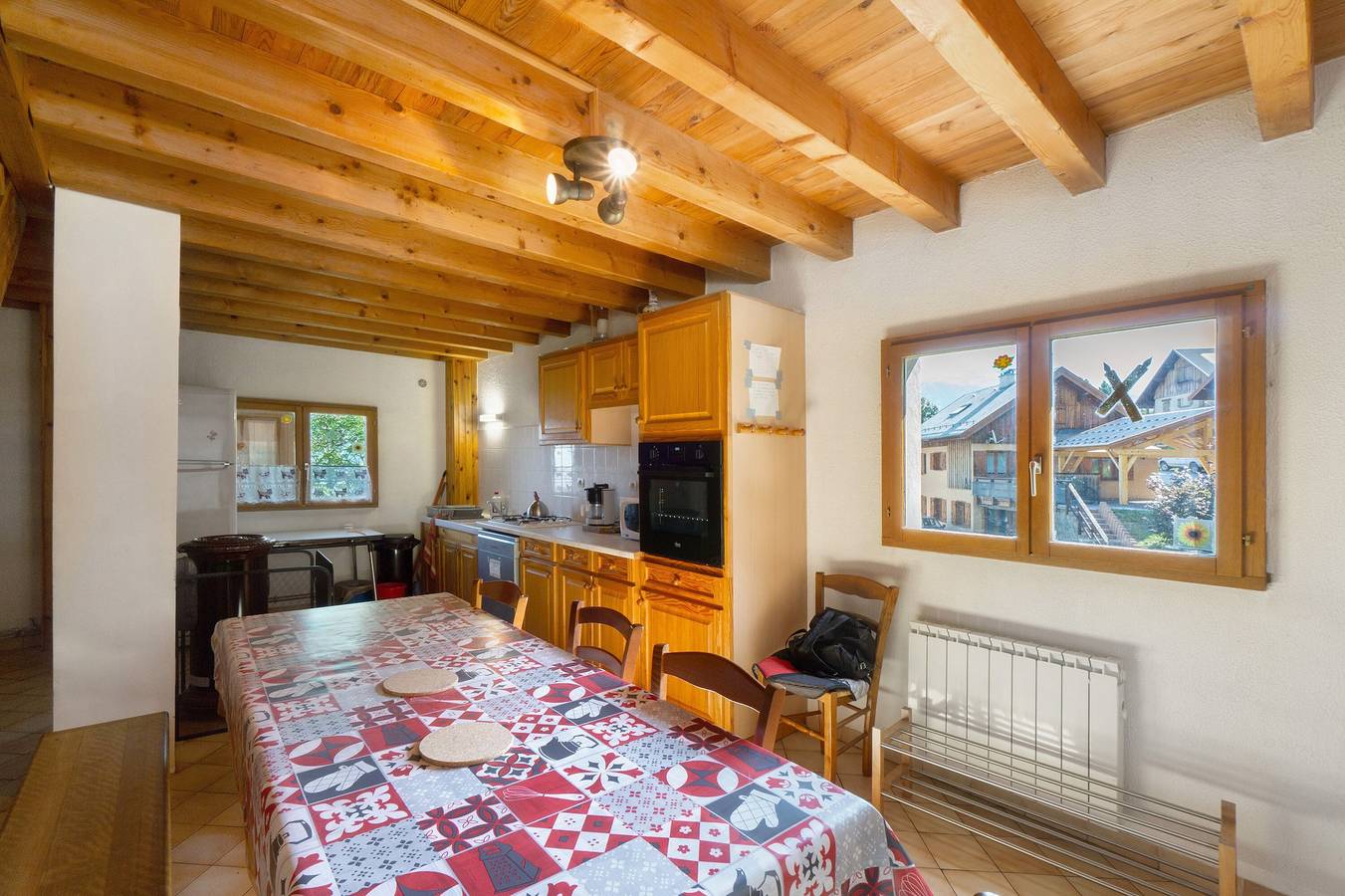 Chalet 'Vernay' avec vue sur montagne, terrasse privée et climatisation in Montricher-Albanne, Région de Saint-Jean-de-Maurienne
