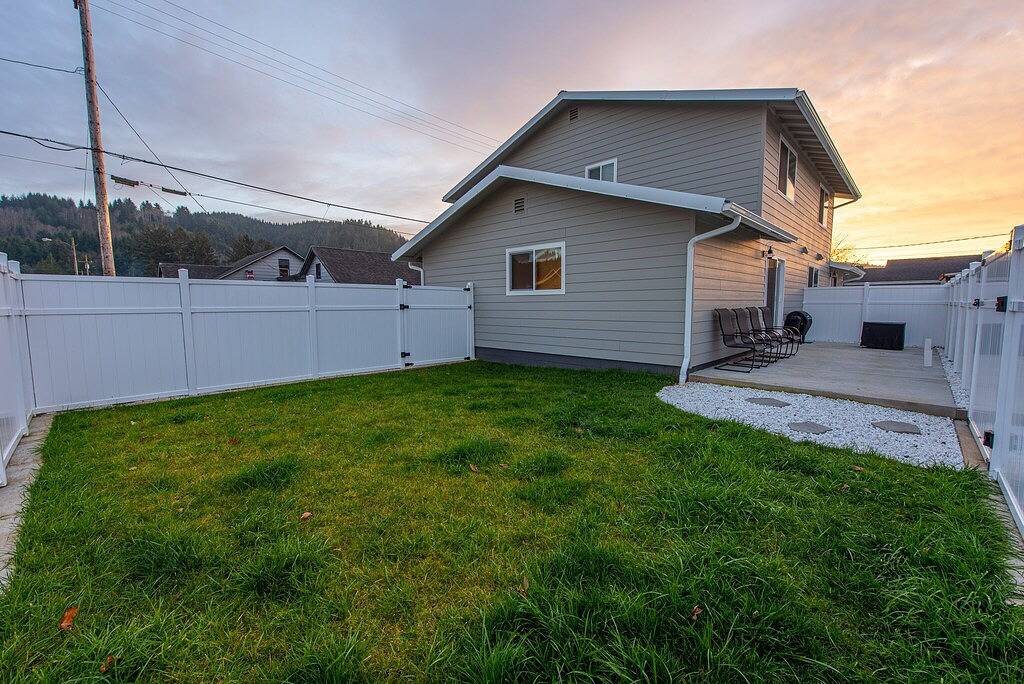 The Salty Duplex (Right Side) in Reedsport, Oregons Küste