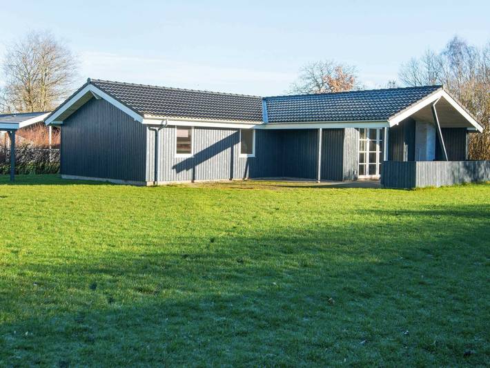 Ferienhaus für 8 Personen, mit Garten und Sauna in Mørkholt