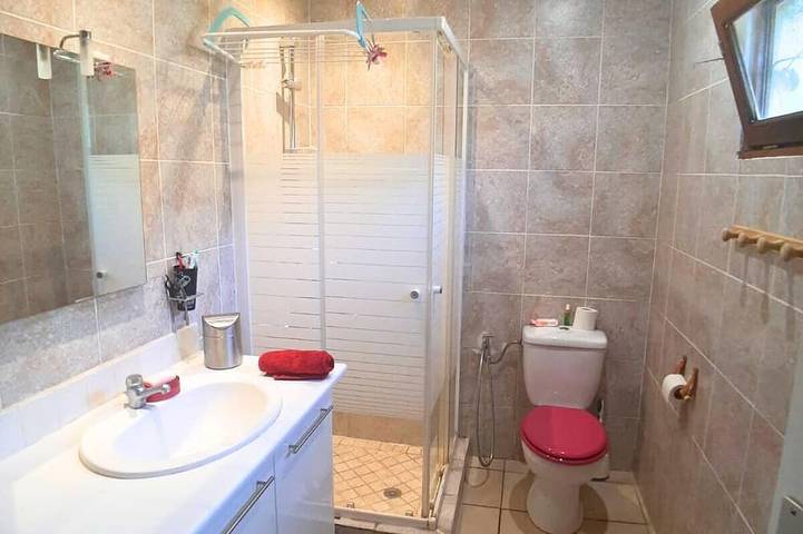 Cozy house - peaceful setting, with a terrace, close to golf courses and beaches in Biot, Côte méditerranéenne (France)