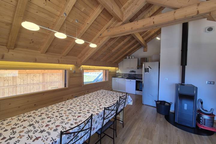 Chalet pour 8 personnes, avec balcon, adapté aux familles à Les Déserts - 4