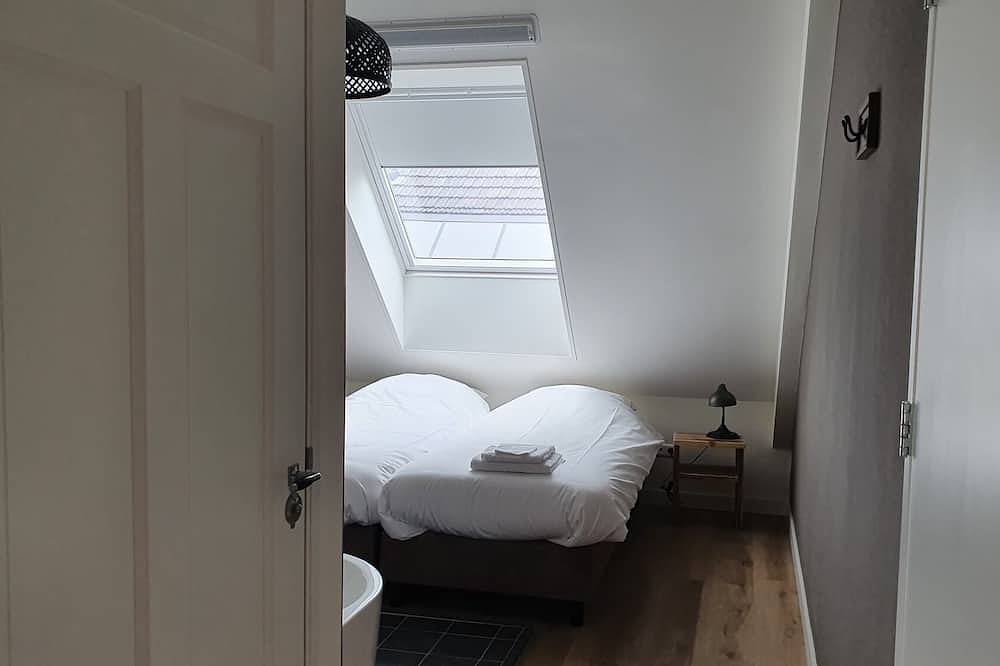 Ganze Wohnung, Luxury hotel rooms, possibly with farmer's breakfast! in Leidschendam, Groene Hart