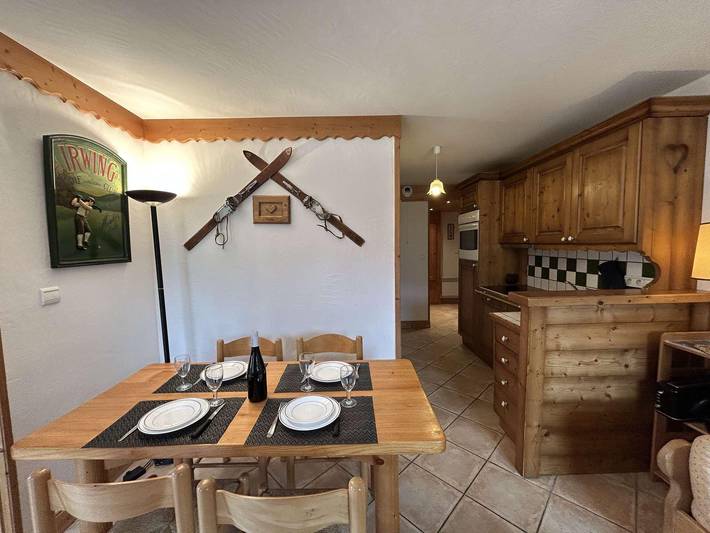 Chalet for 4 people, with view and balcony in Courchevel