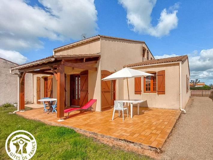 Casa de huéspedes para 6 personas, con terraza y jardín - 1