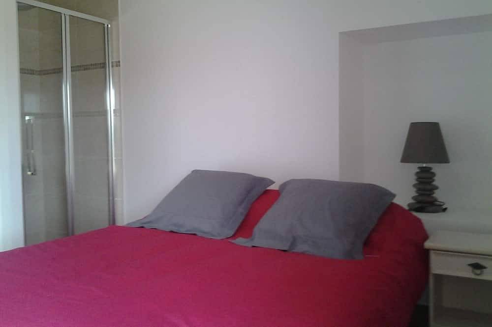 Beau gîte au coeur de la campagne avec piscine privée clôturée in Sainte-Sabine-Born, Périgord Pourpre