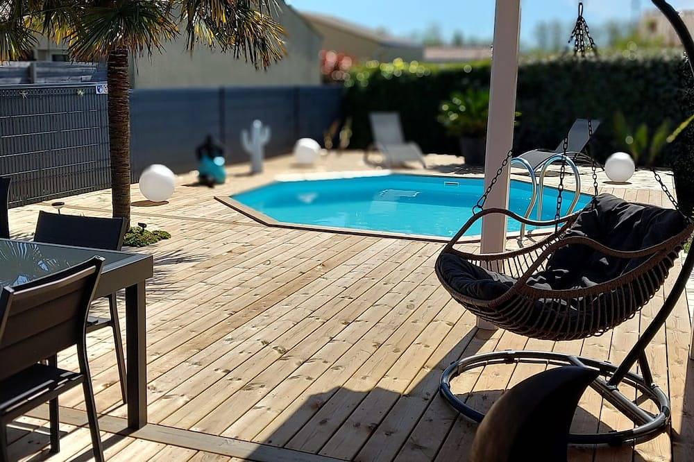 Quiet villa with pool in Marennes 3km from the ocean in Marennes, Côte de Beauté
