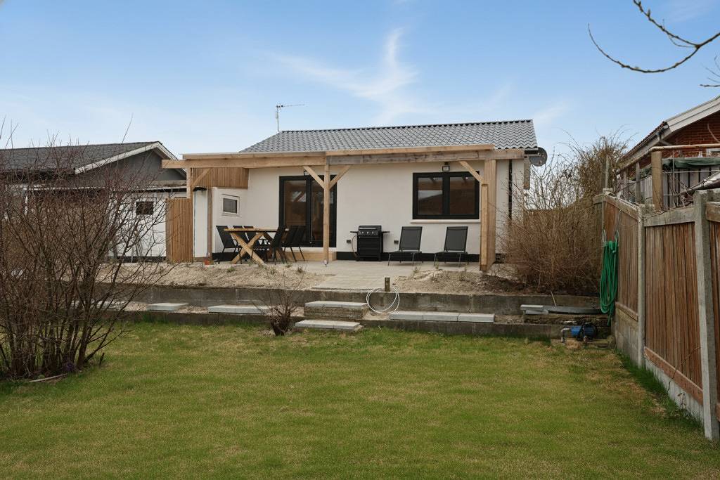 Neu renoviertes Stadthaus, in dem Hunde erlaubt sind und das über 2 Badezimmer verfügt in Hvide Sande, Holmsland Klit
