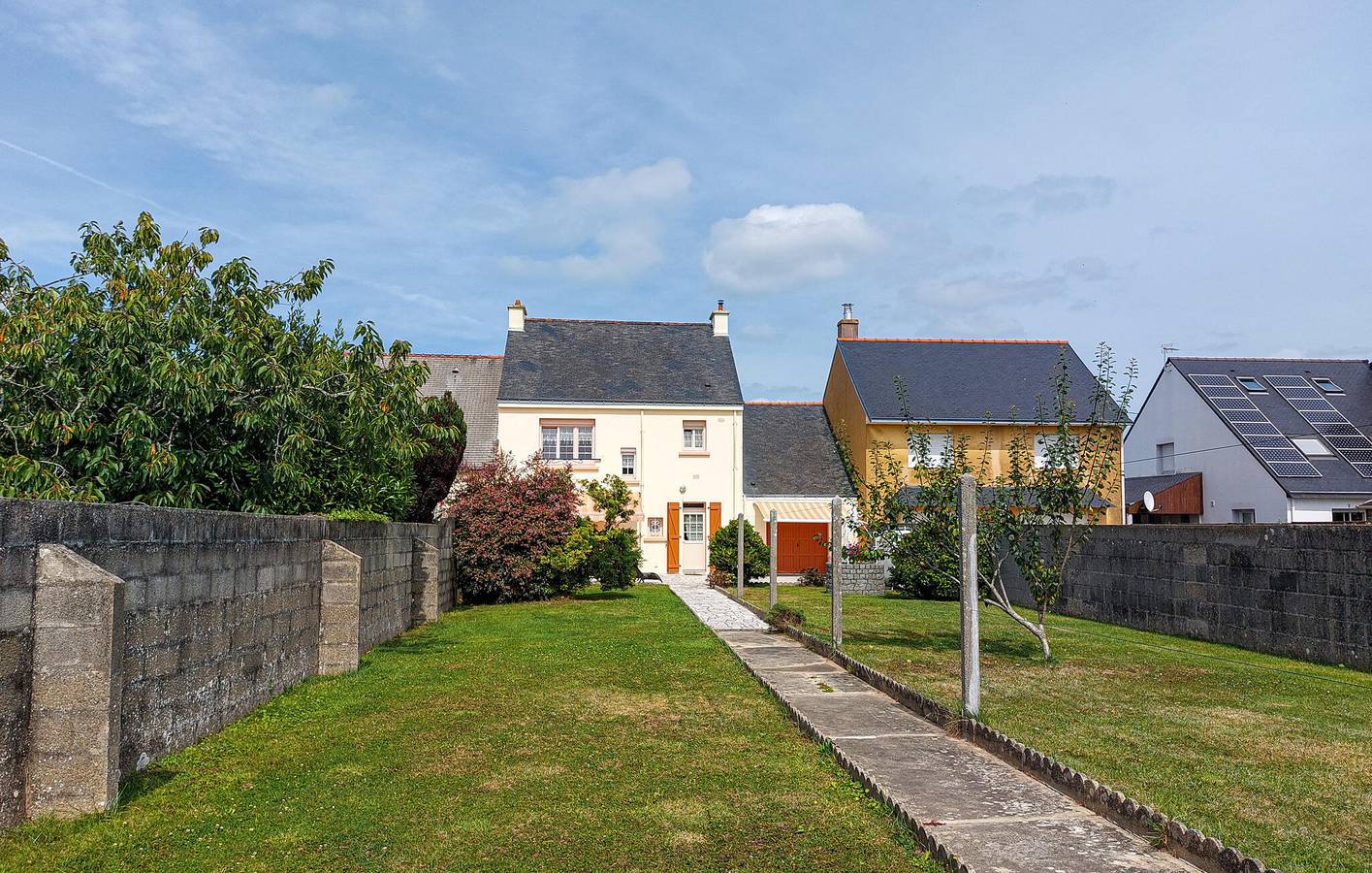 Appartement de jardin moderne avec parking, TV, terrasse - 2km de la plage in Riantec, Côte des Mégalithes