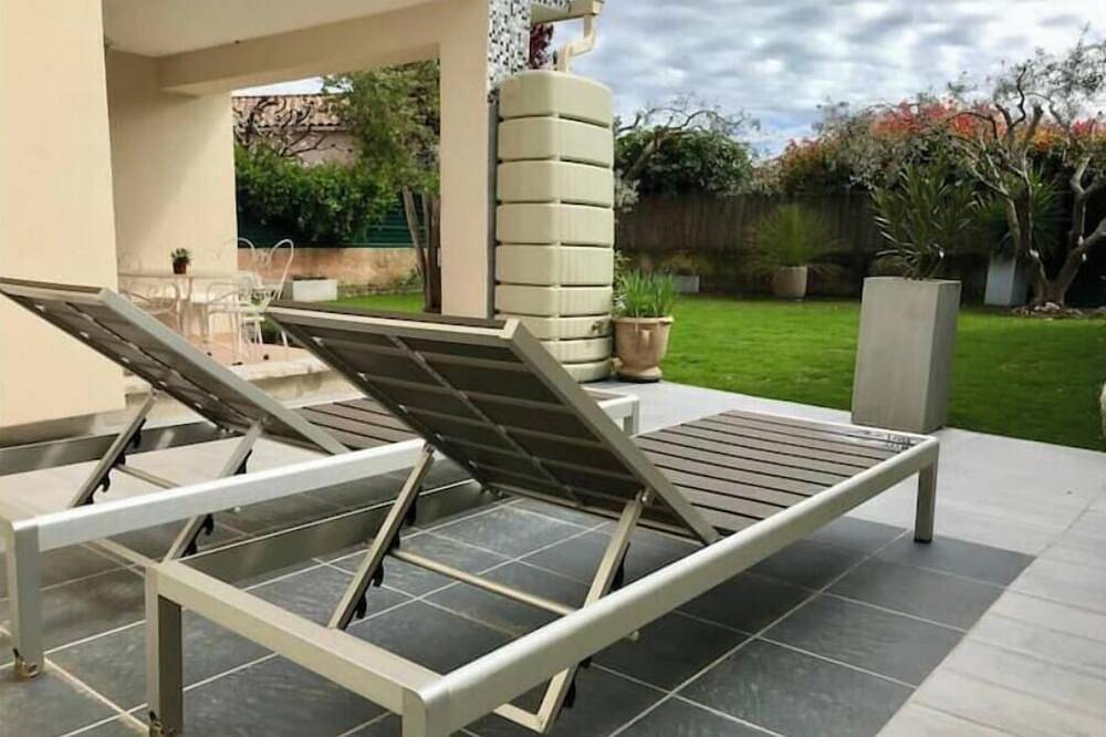 2 Bedroom Private vacation home in Caromb in Caromb, Parque natural regional del Mont Ventoux