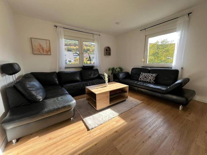 Ferienwohnung für 6 Personen, mit Balkon und Ausblick in Freudenberg am Main
