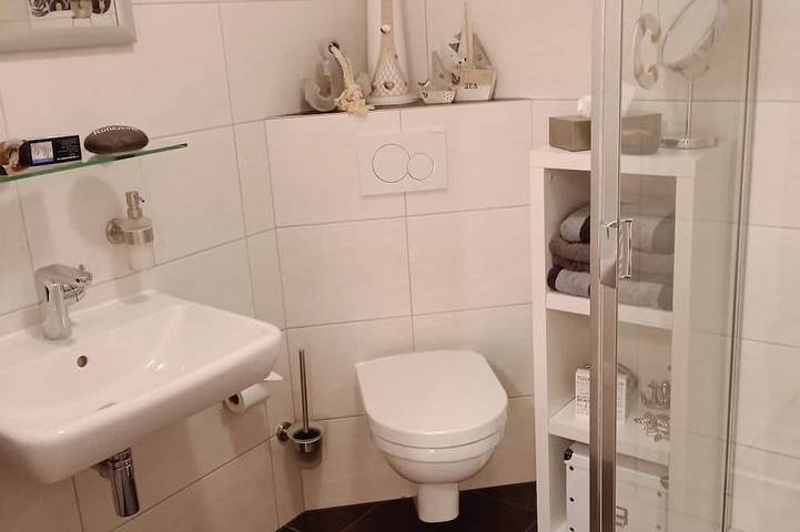 Appartement entier, Little reverie Frango Eifel / castle rear Whirlpool / sauna house / massage chair in Pronsfeld, Naturpark Hohes Venn-Eifel