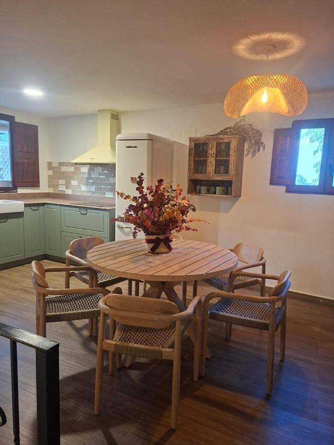 Casa rural para 11 personas, con vistas y terraza, Se admiten mascotas en Parc Natural de la Serra d'Espadà - 2