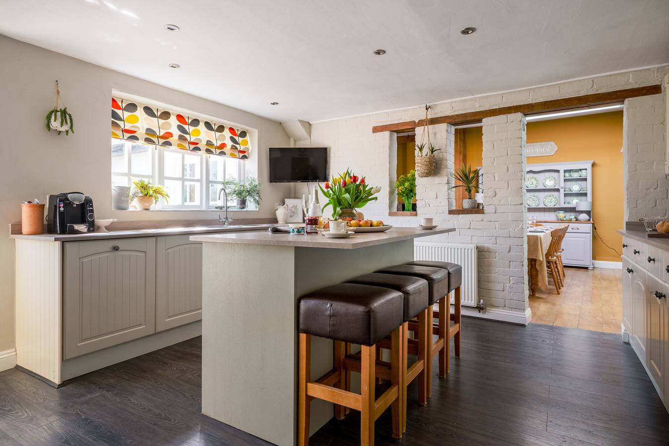 Villa for 7 people with hot tub in Dawlish, Devon