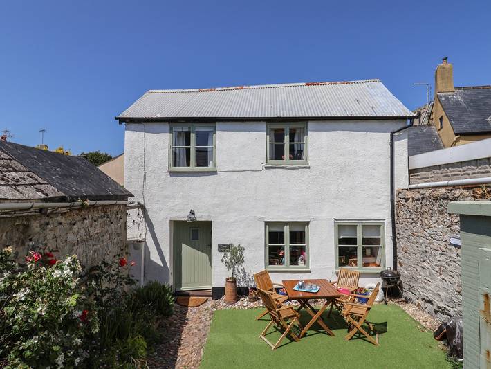 Log cabin for 4 people in Lyme Regis