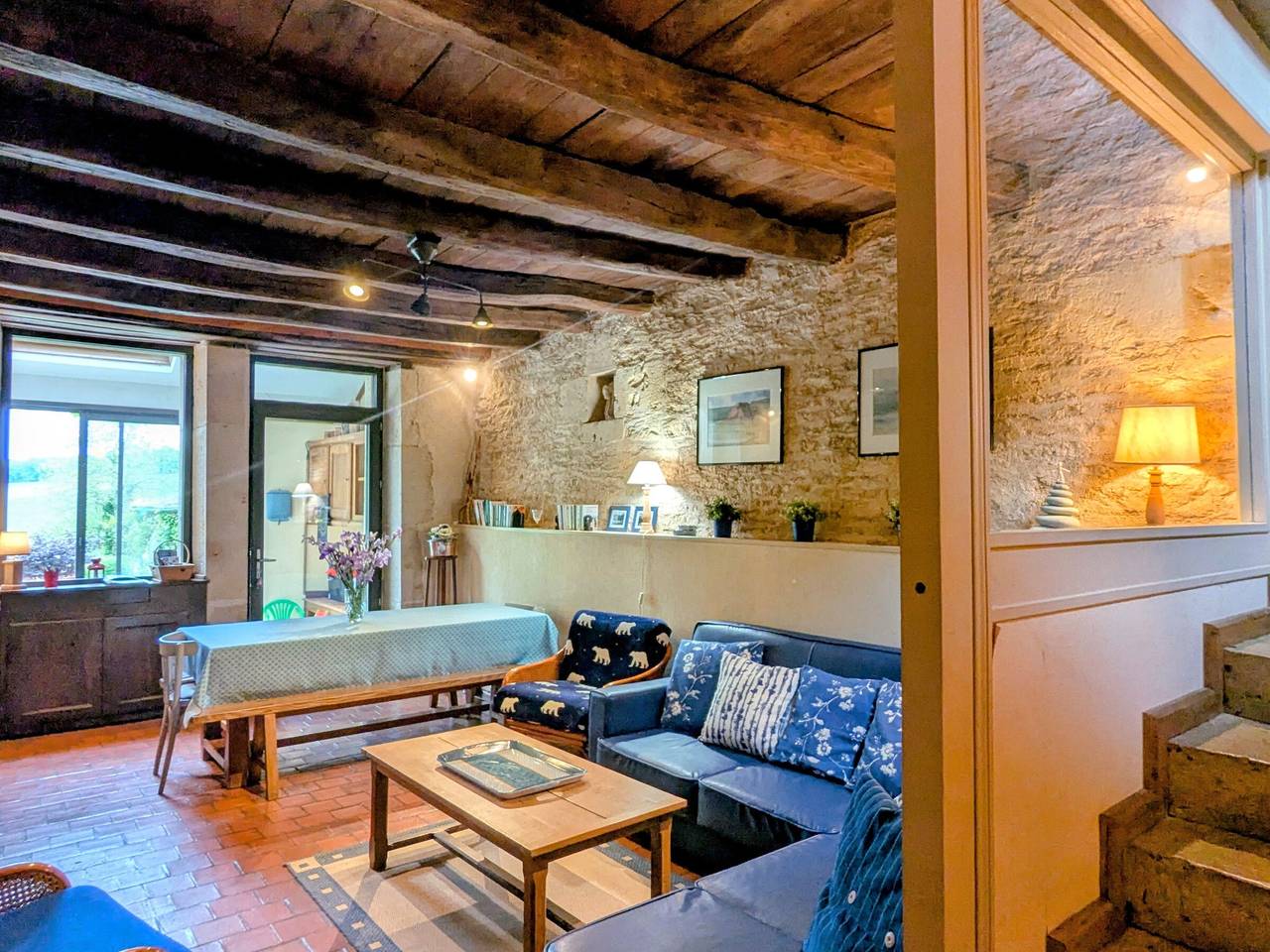 Maison en pierre avec piscine et vue nature près des Sources de la Seine in Source-Seine, Région de Montbard